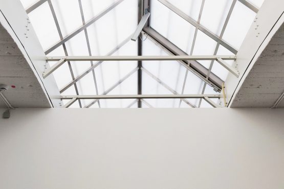 Wand und Deckenfenster